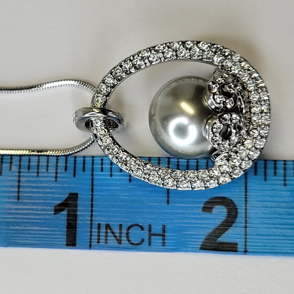Silver Grey Pearl Pendant Necklace - Picture 5 of 7